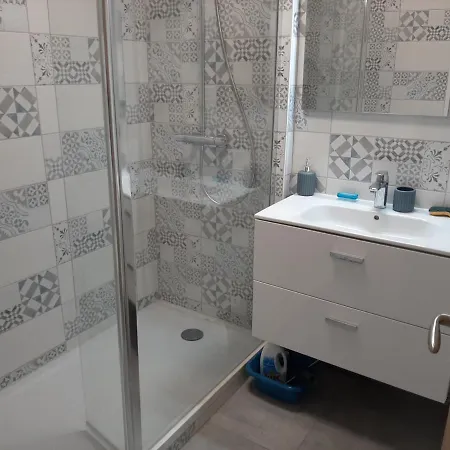 T3 Renove A 10 Min Du Centre-ville Avec Balcon, Garage Et Wifi A - Fr-1-239-584 Apartamento *