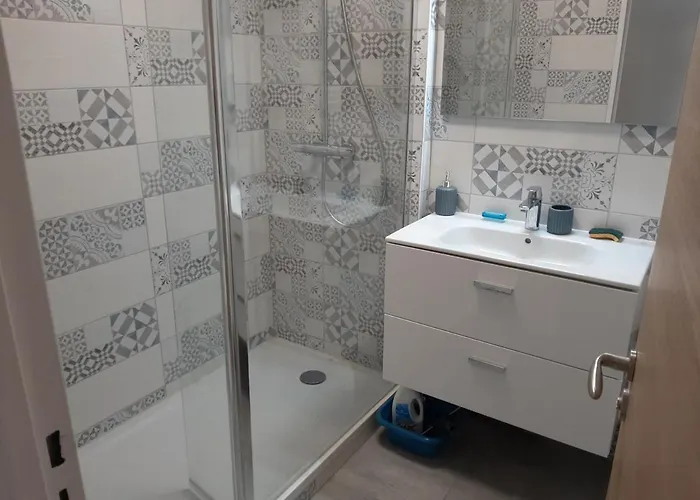 T3 Renove A 10 Min Du Centre-ville Avec Balcon, Garage Et Wifi A - Fr-1-239-584 Апартаменты *